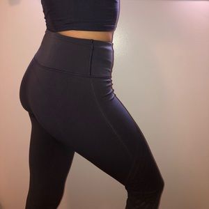 Lululemon grayish purple crops size 4